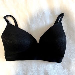 VS PINK bra. Never worn. 34DD.